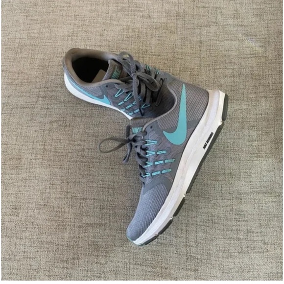 🪞 nike running memory foam sneaker women’s shoe size 5.5 - Picture 1 of 5